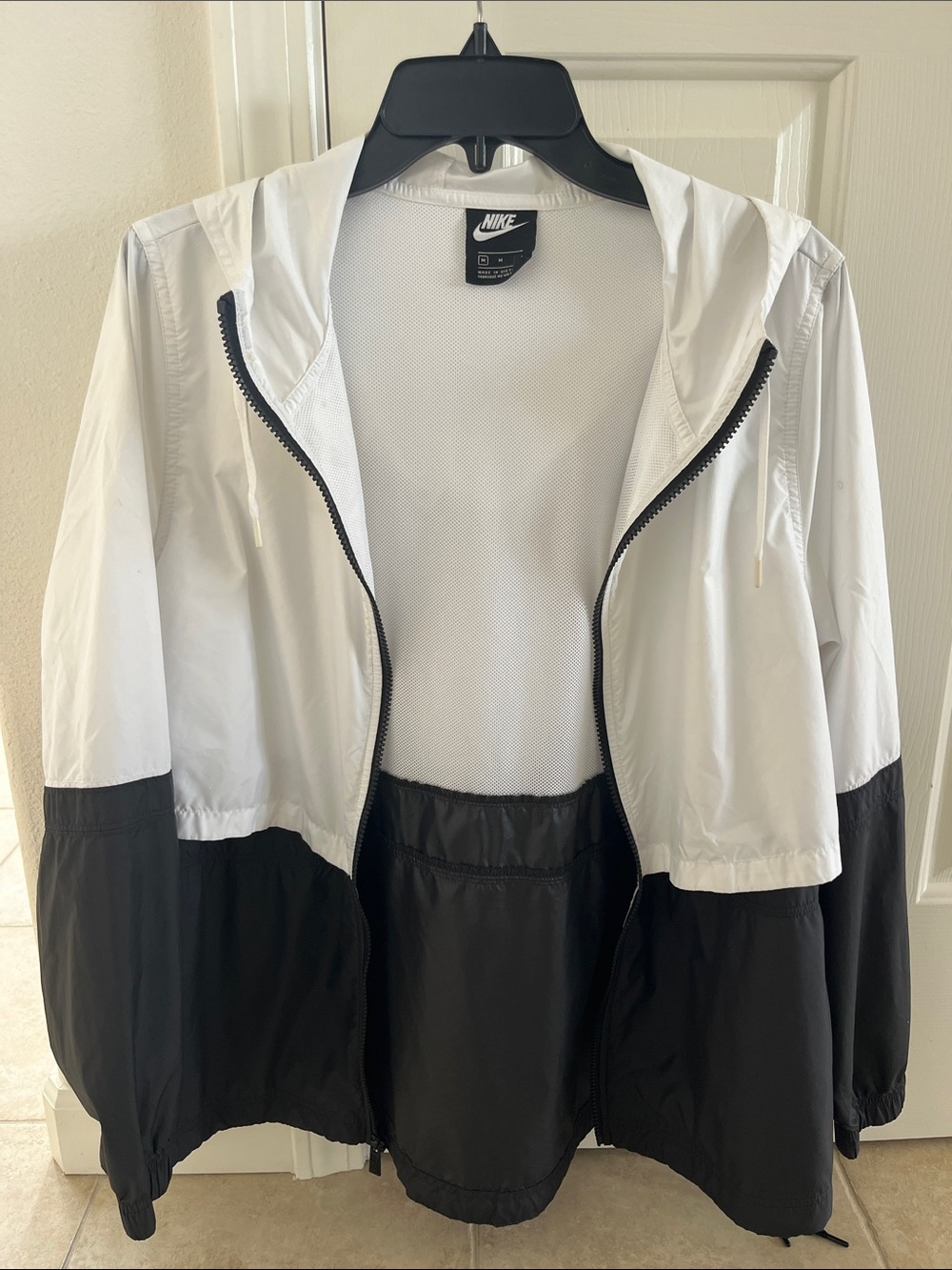 Nike Black & White Hooded Windbreaker Jacket